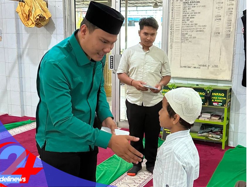 Wakil Ketua I PW HIMMAH Sumut Mahdayan Tanjung Memberikan Santunan Kepada Anak Yatim